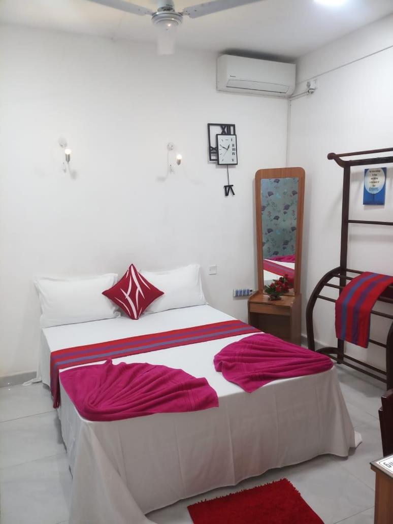 Wish Seaside, Near Durdans & Vasan Eye Care Hospital, 3 Hotel Colombo