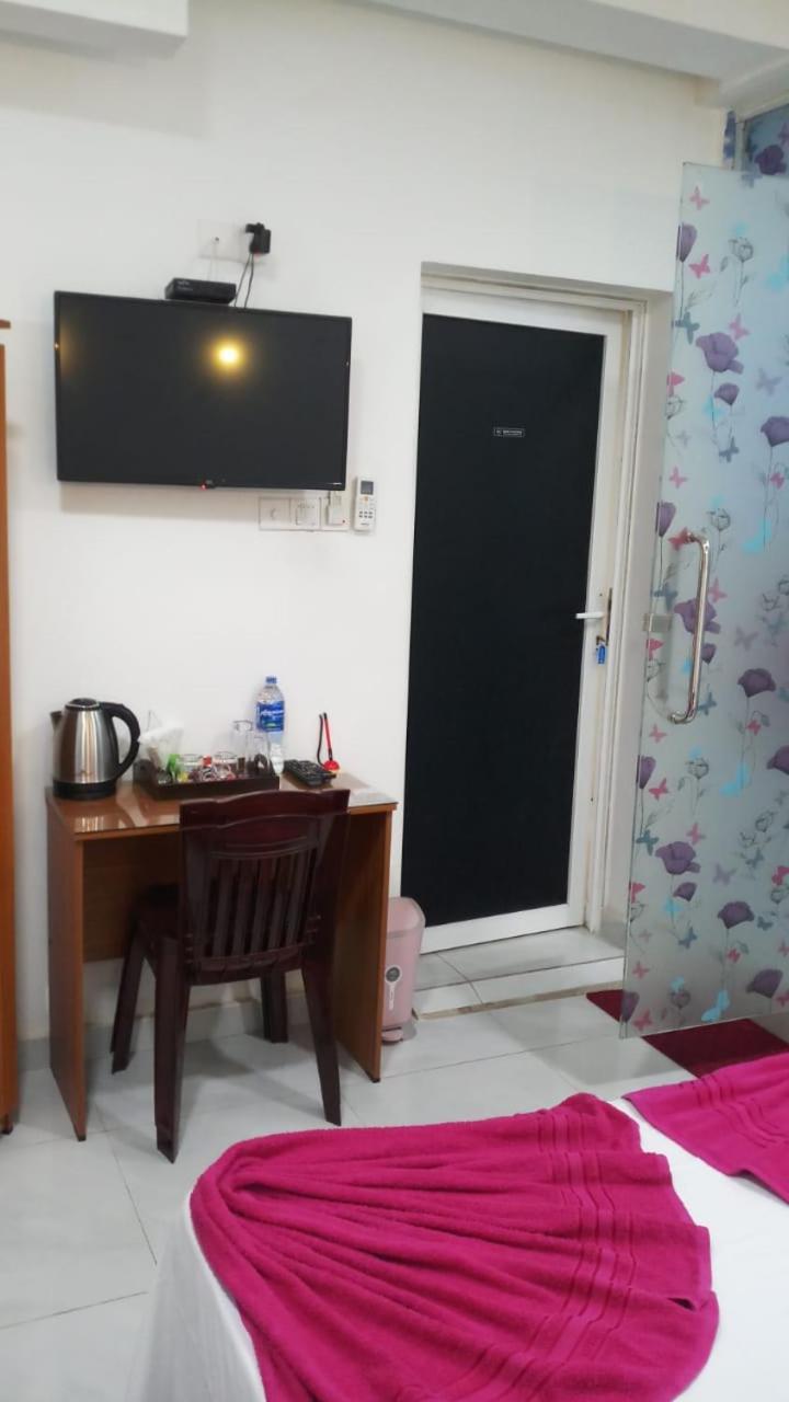 Wish Seaside, Near Durdans & Vasan Eye Care Hospital, 3 Hotel
